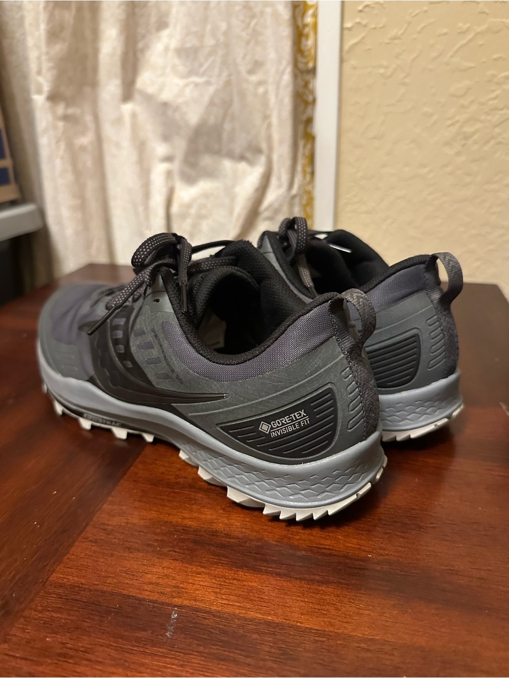 Saucony Mens Peregrine 11 S20542-1 Black Trail Running Shoes Sneakers Size 10.5